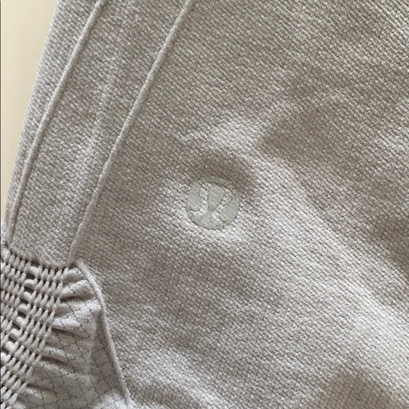 Lululemon In The Flow Crop size 6 gray - Picture 3 of 4